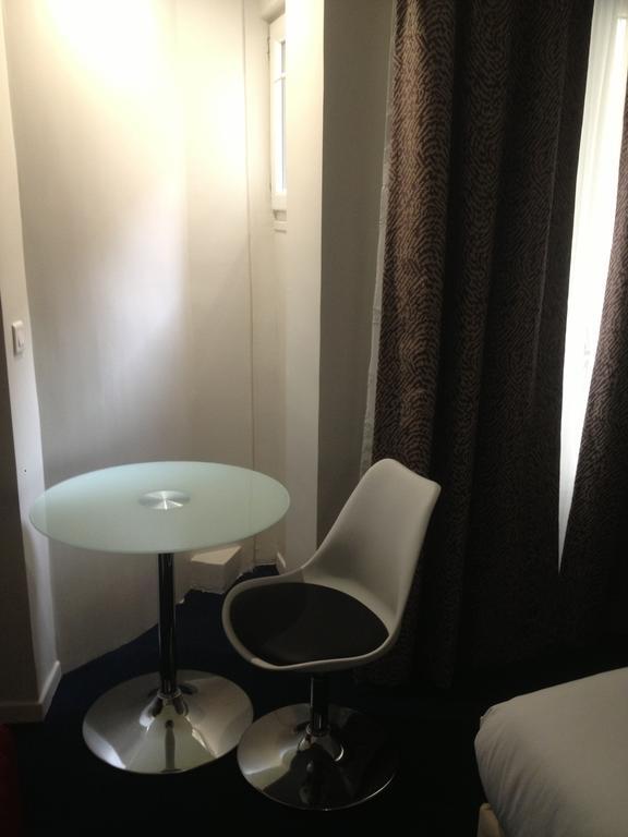 Hotel Savoy パリ 部屋 写真