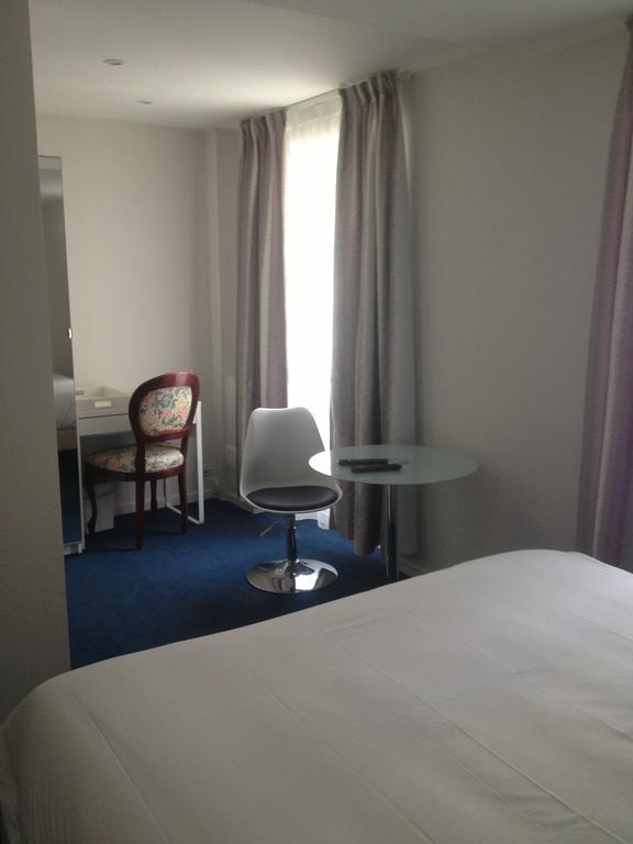Hotel Savoy パリ 部屋 写真