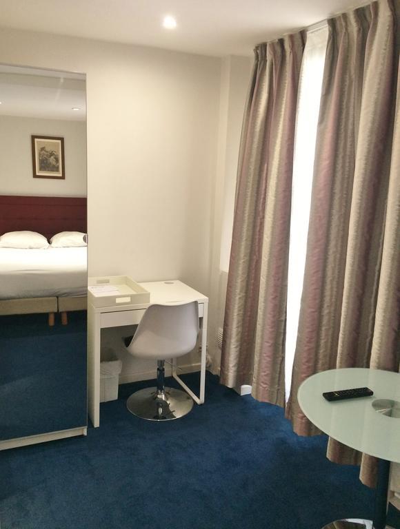 Hotel Savoy パリ 部屋 写真